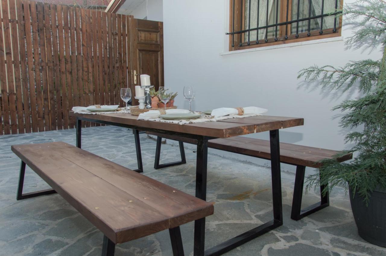 Locanta Ioannina Exterior photo